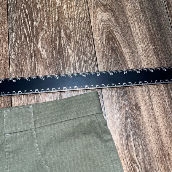 The North Face x Gucci Cargo Shorts - Picture 12 of 12